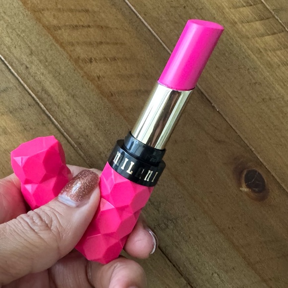 Milani "Voyeur" lipstick - Picture 1 of 7
